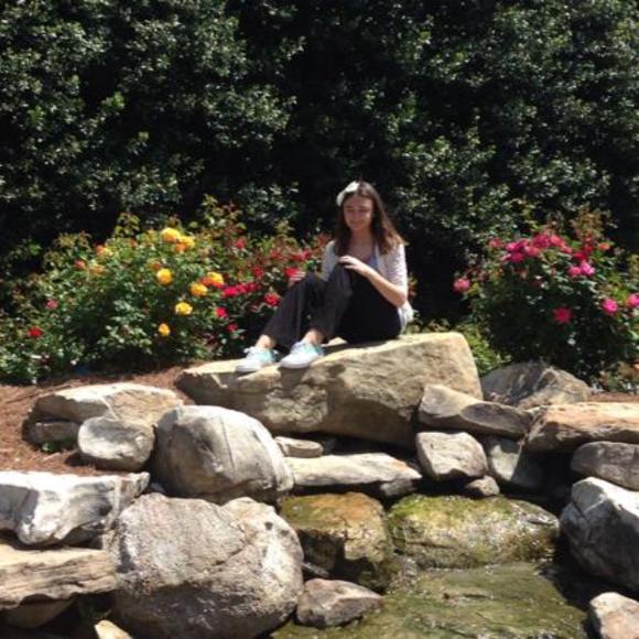 Meet your Posher, Laurel - Picture 1 of 1